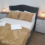 T&t *